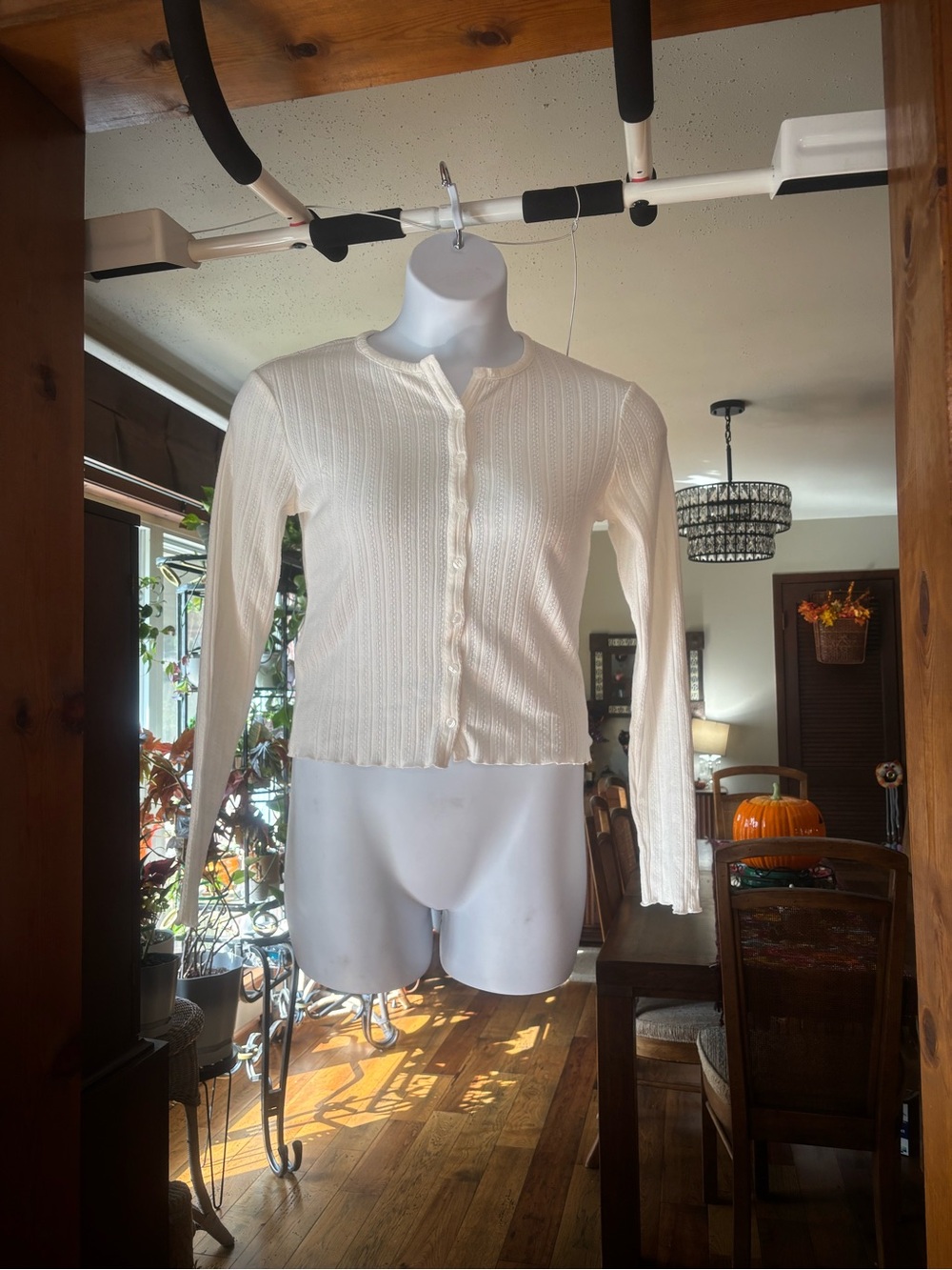 Mango Cream Ribbed Button-Up Women’s Cropped Cardigan Scalloped Hem Size M